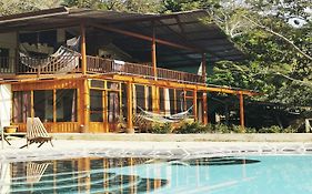 Bamboo River House And Hotel